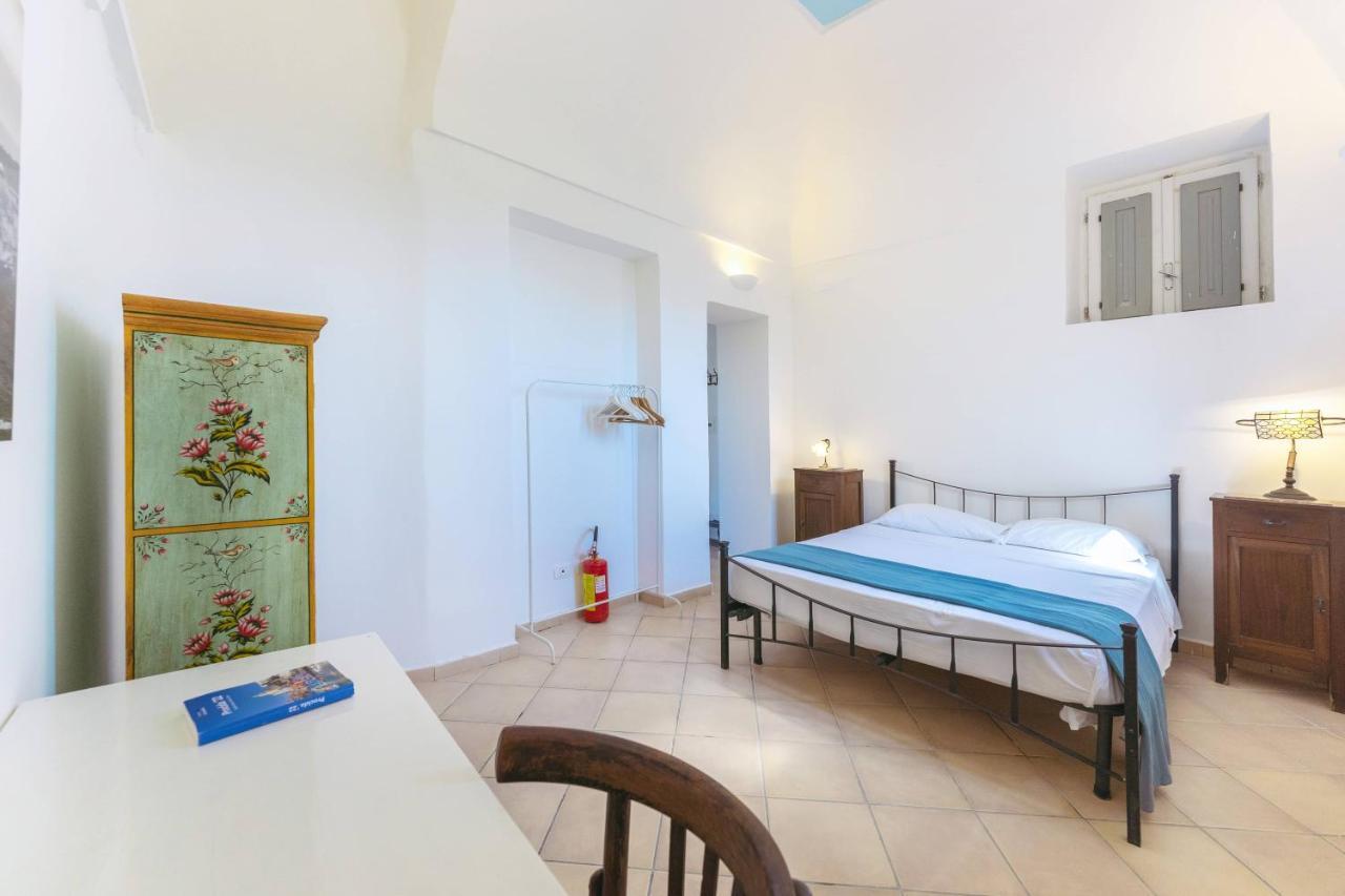 Palazzo Attila - Gioia Apartments Прочида Экстерьер фото